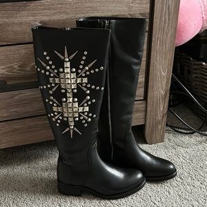 STEVE MADDEN LEATHER BOOTS SIZE 6 1/2 MSRP $250.00  BRAND NEW